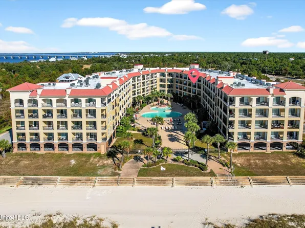 900 Village Ln APT 533, Pass Christian, MS 39571