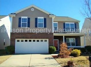 7408 Lamplighter Close Dr, Charlotte, NC 28270