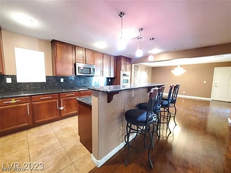 2081 Self Portrait St — Photo 15