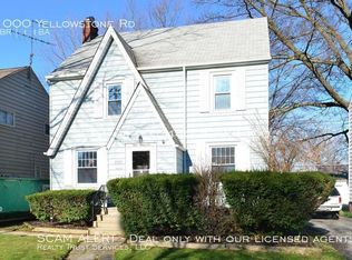 1000 Yellowstone Rd, Cleveland Heights, OH 44121