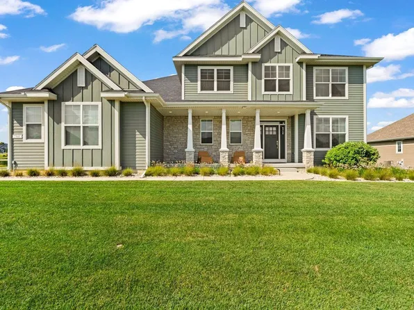 7940 West Mourning Dove LANE, Mequon, WI 53097