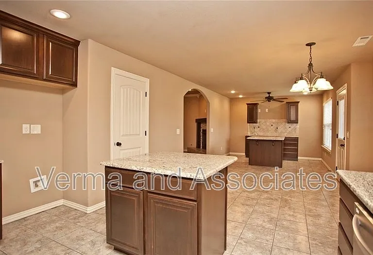 1906 Cypress St — Photo 23