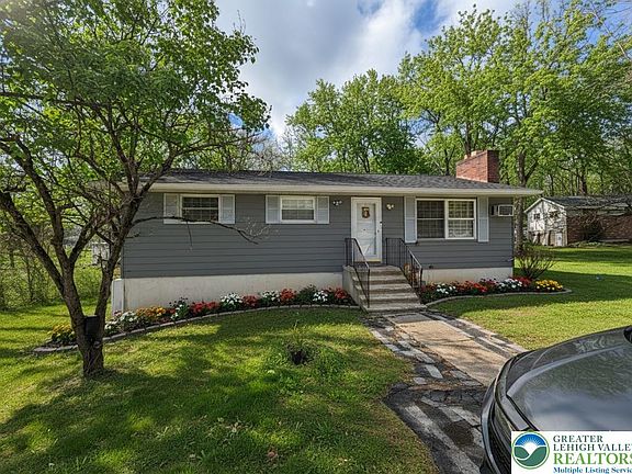 2nd image of 162 Independence Rd