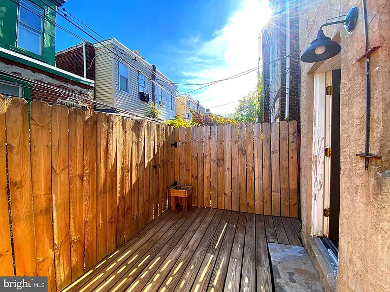 1457 N Corlies St — Photo 17