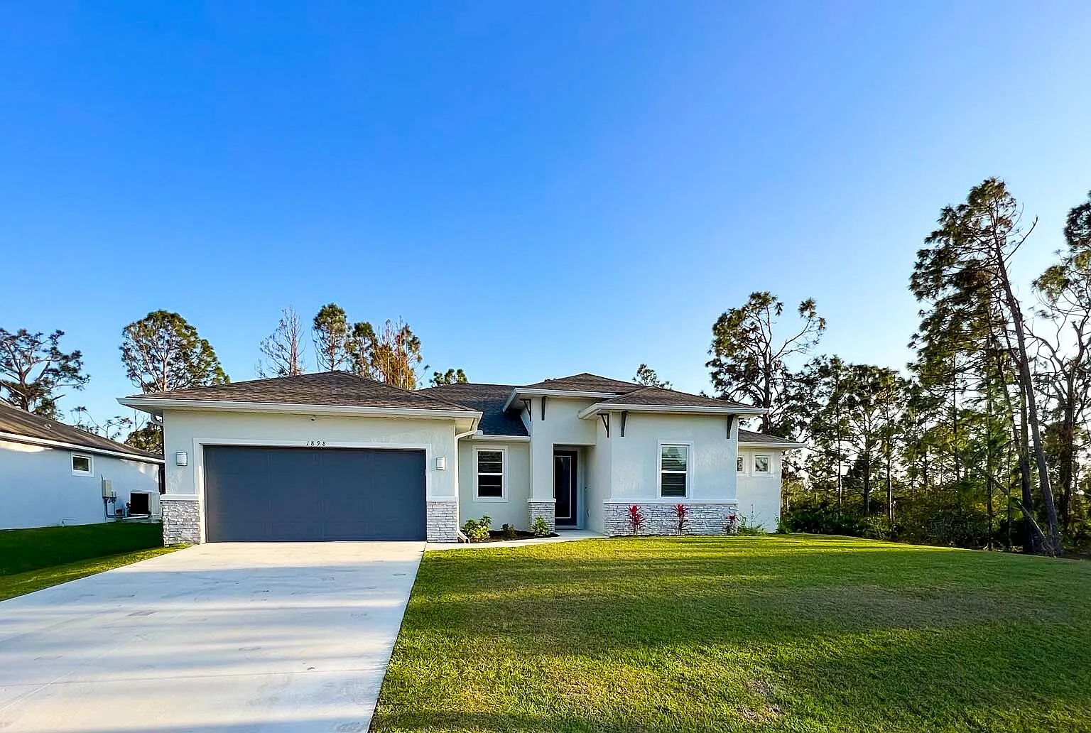 4 bed, 2306 sqft, $2,650 — Photo 1