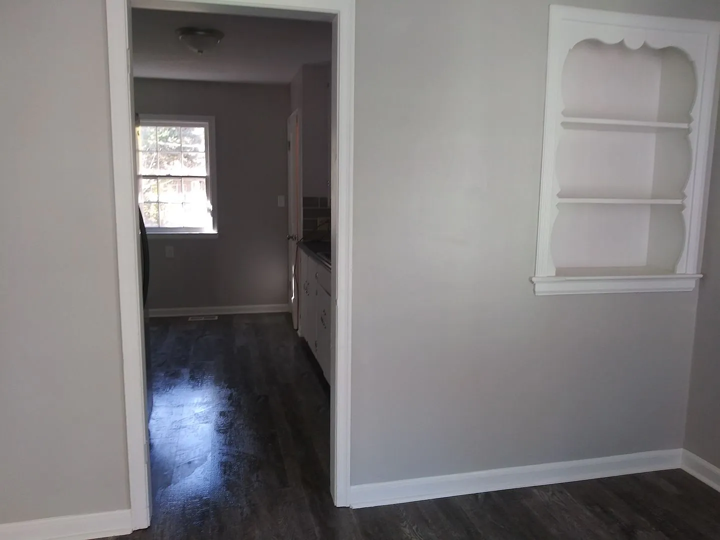 3br 1.5 Bath, Newly Renovated! Garage, Fenced Back Yard, Plank Flooring — Photo 4