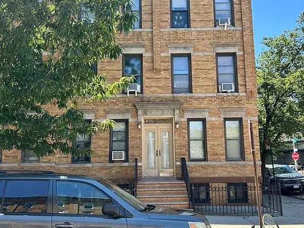 70-02 65th Pl, Ridgewood, NY 11385