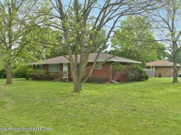 5120 Wardcliff Dr, East Lansing, MI 48823