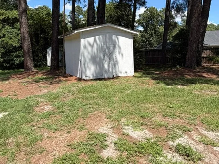 122 Cindy Dr — Photo 2