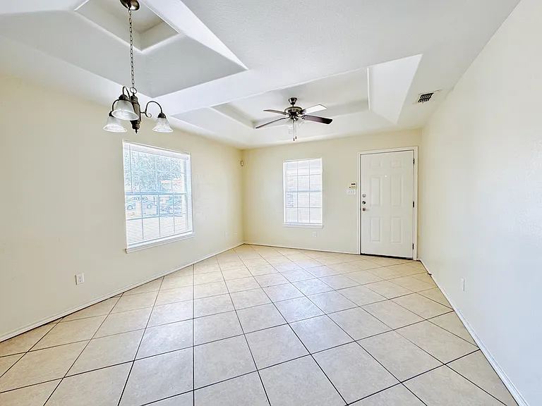 200 W Albatross Ave #A — Photo 7
