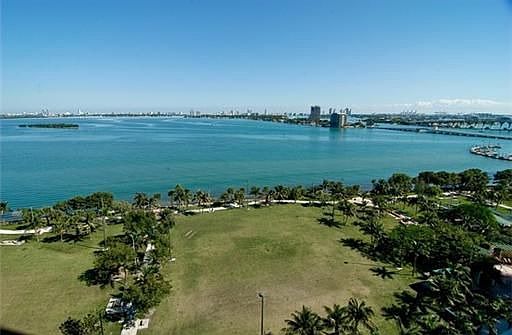 3rd image of 1800 N Bayshore Dr APT 1409