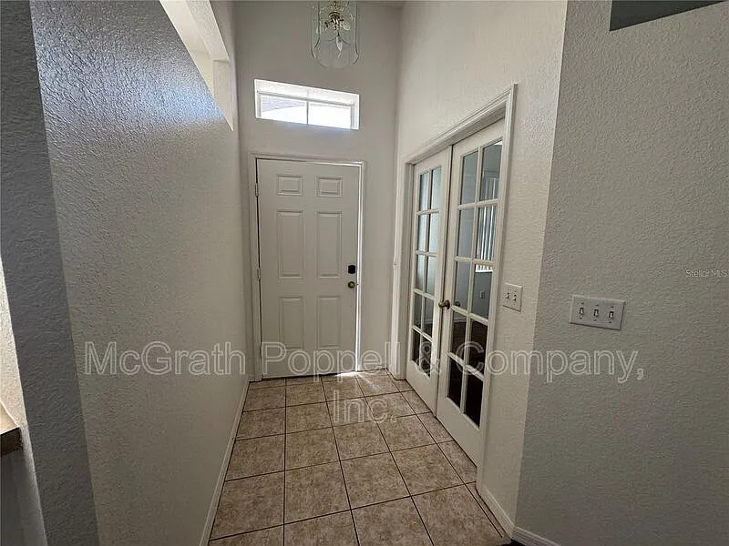 3 bed, 2.0 bath, 1755 sqft, $2,100 — Photo 3