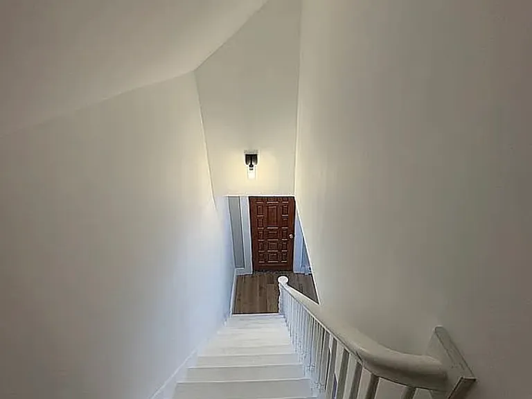 15 Lawton St — Photo 12