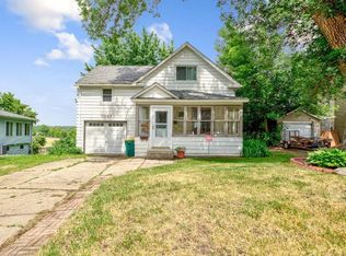 1003 Frank Hall Dr, Albert Lea, MN 56007