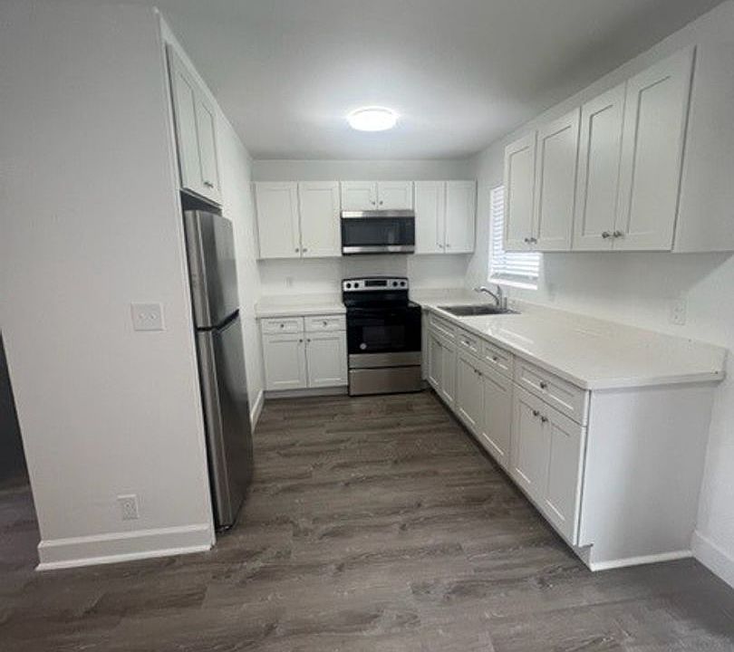 1st image of 2221 Monroe St #10