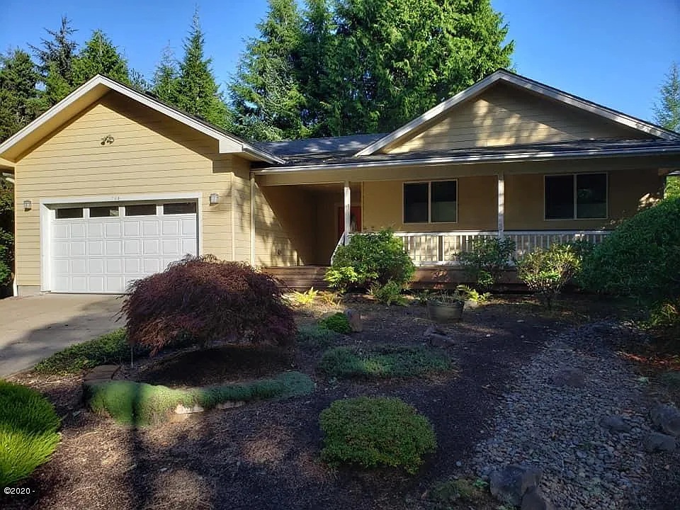 745 SW Skyline Ter photo 1