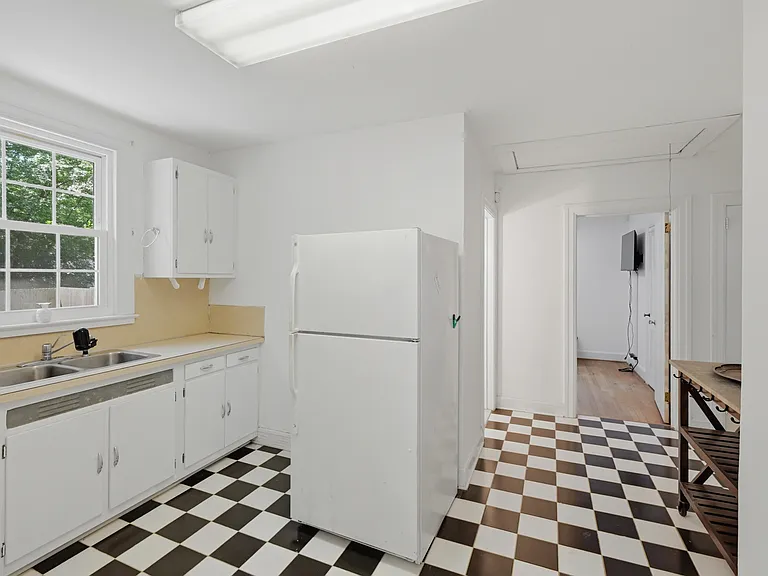 2603 W Carver St — Photo 10