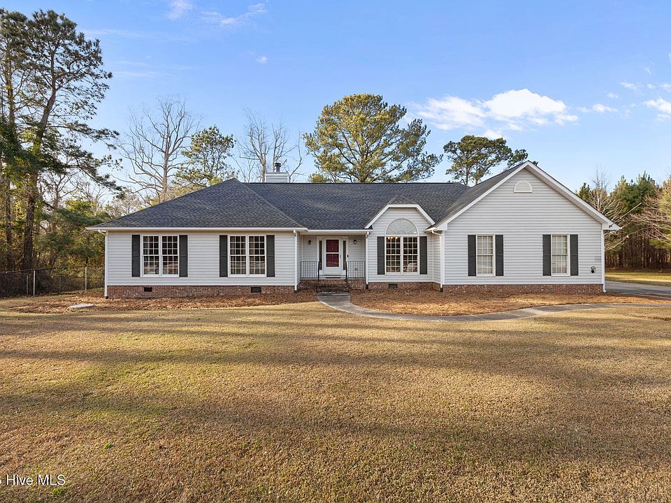 1st image of 400 Carolina Pines Boulevard
