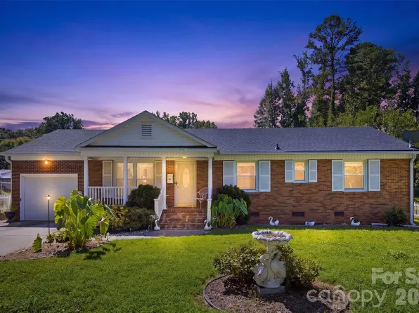 5218 Dolphin Ln, Charlotte, NC 28215