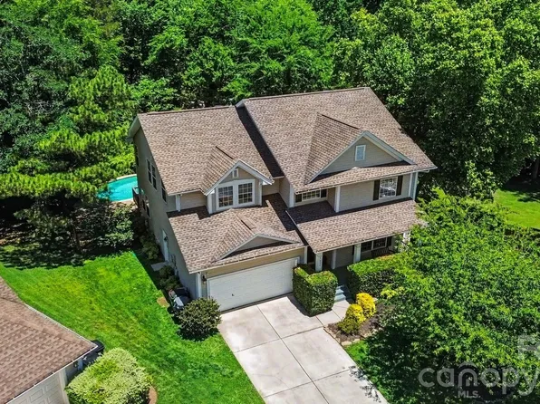 5604 Edgeweir Ct, Charlotte, NC 28269