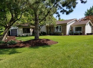 780 Beechwood Dr, Lake Zurich, IL 60047