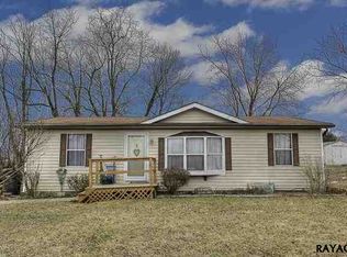 8 Oriole Cir, Felton, PA 17322