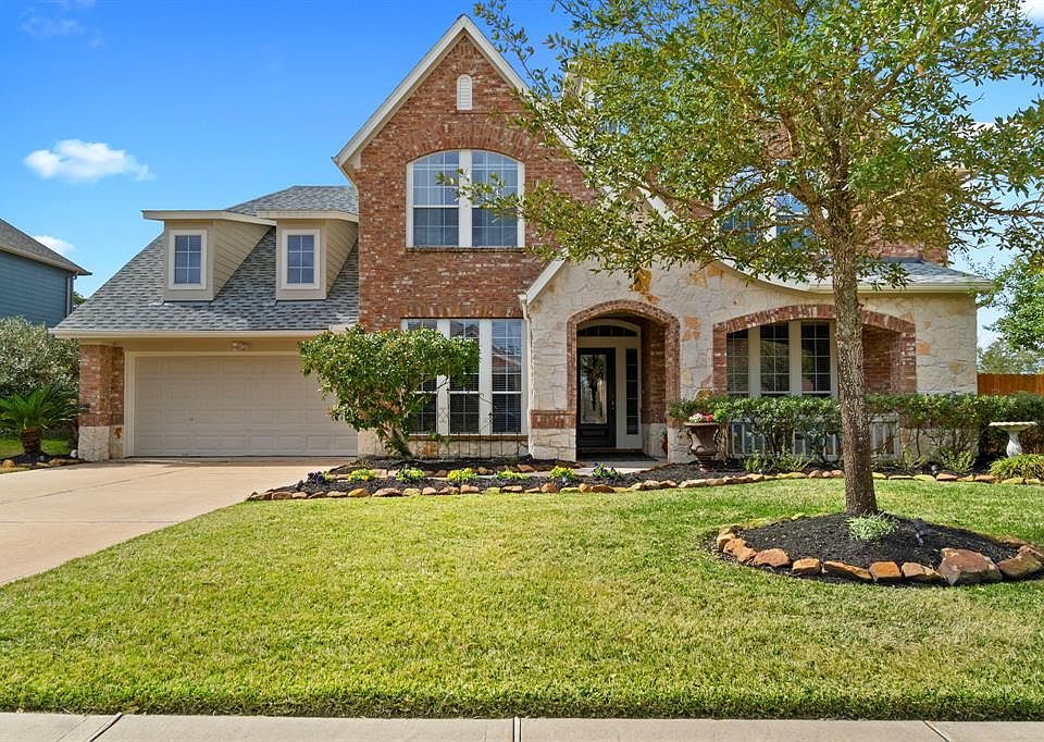 Welcome Home to 18823 Emery Meadows. This home is situated on a large corner lot in the sought after neighborhood of Villages of Northpointe.