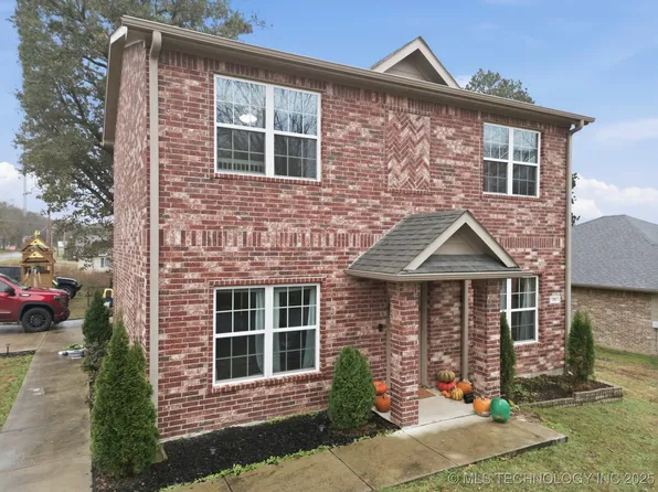 108 NE 6th St, Wilburton, OK 74578