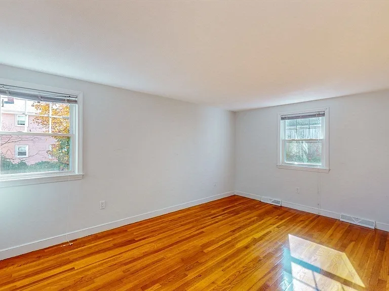 17 King St #2 — Photo 15