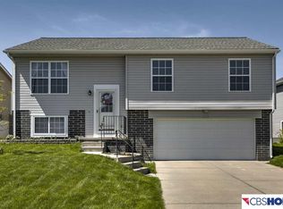 6232 N 128th St, Omaha, NE 68164