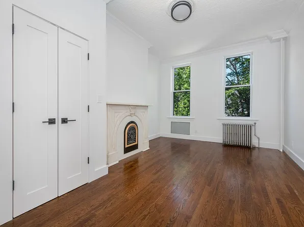 60 Diamond St APT 2L, Brooklyn, NY 11222