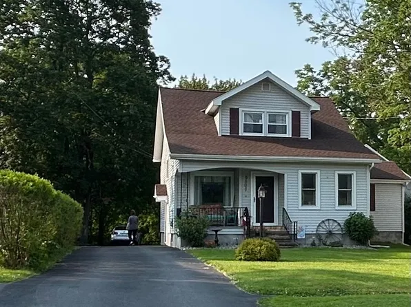 9507 Pinnacle Rd, Sauquoit, NY 13456