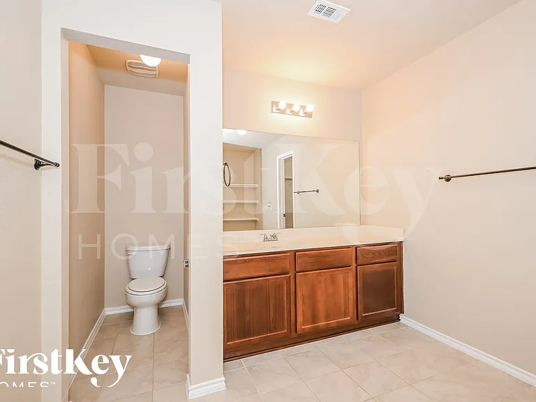 961 Corbitt Ln — Photo 10