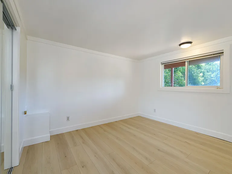 161 Sacramento Ave #1 — Photo 4