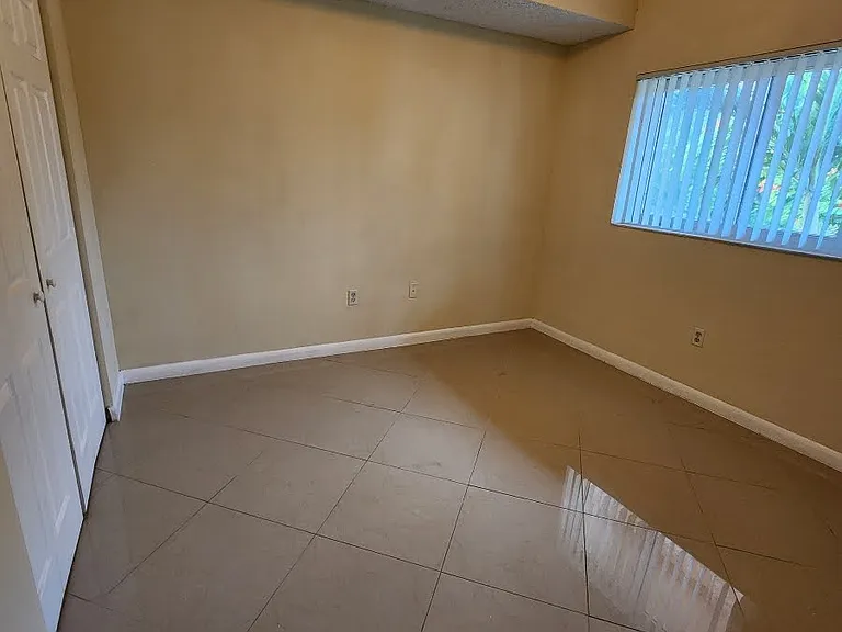 6992 SW 39th St #I101 — Photo 11