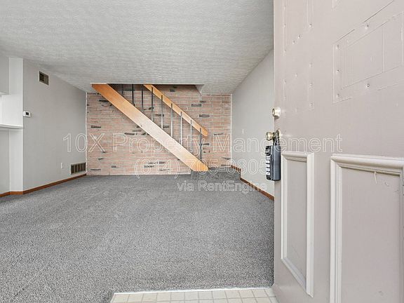2nd image of 2523 Burgandy Ln