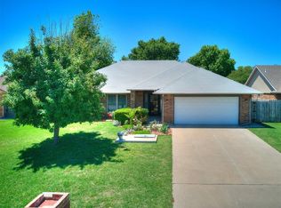 1401 Birkenhead Rd, Yukon, OK 73099