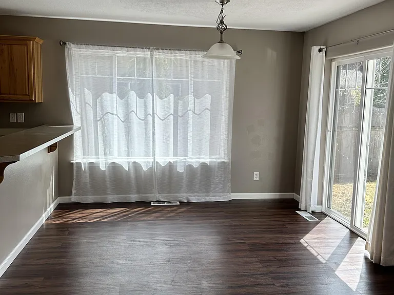 227 Pioneer Dr — Photo 7
