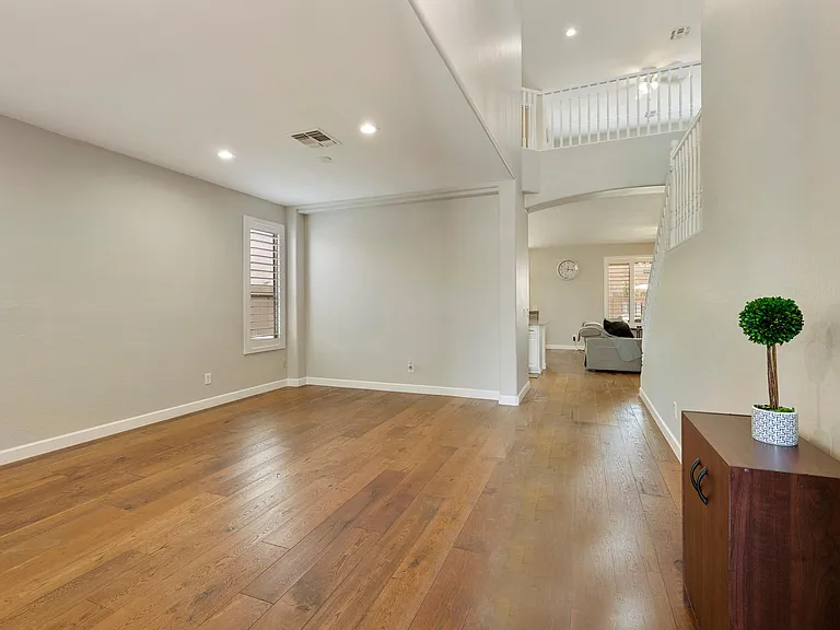 1425 E Morelos St — Photo 24