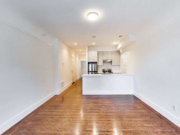 3rd image of 430 Baker St #8