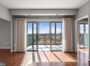 19375 Cypress Ridge Ter UNIT 806, Lansdowne, VA 20176