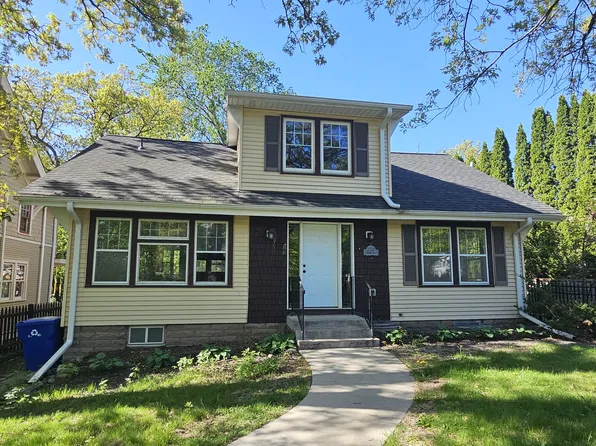 2342 Bourne Ave, Saint Paul, MN 55108