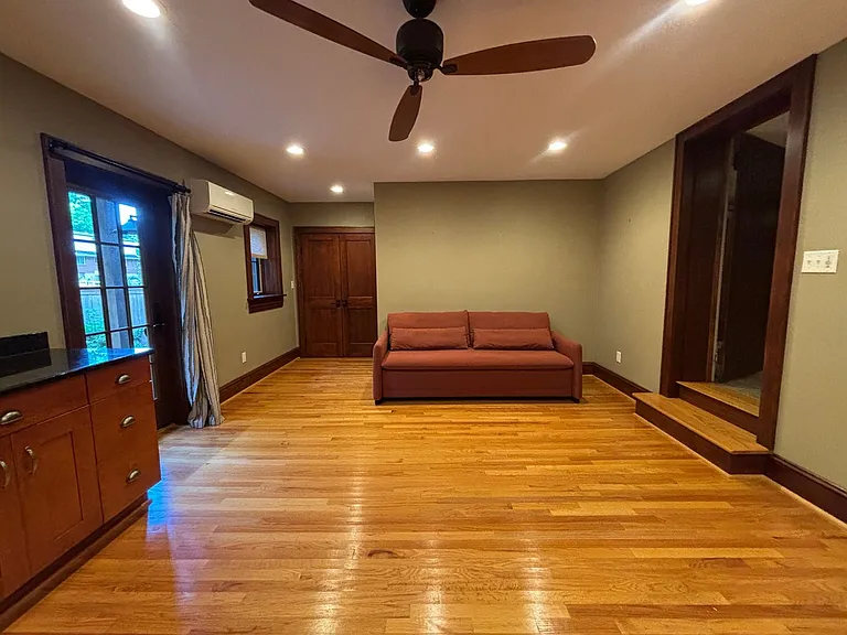 2412 Alberta Ave SW — Photo 33