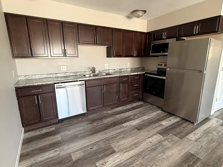 440 W Ray St #1 — Photo 2