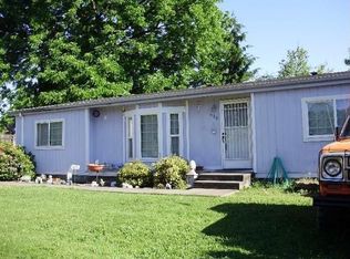 430 E 1st St, Yamhill, OR