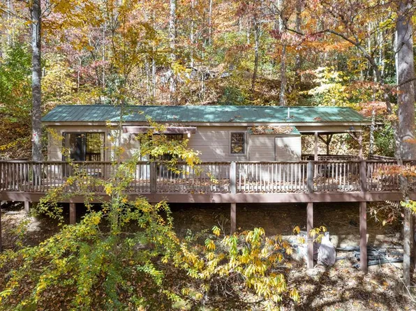 108 Waterfall Hollow Rd, Whittier, NC 28789