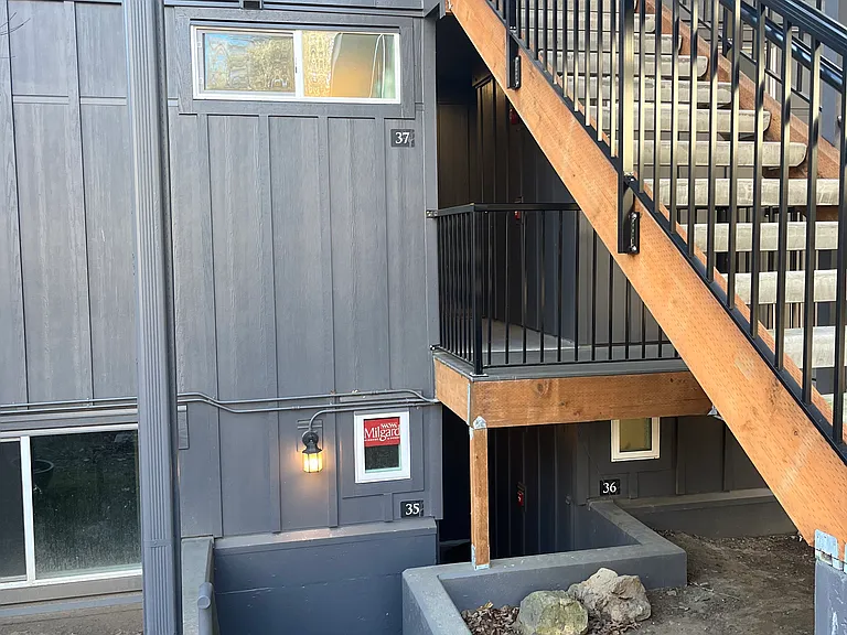 100 Kerr Pkwy #36 — Photo 2