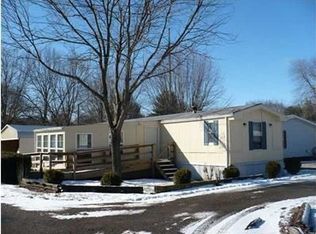 1010 Charles St, Logan, OH 43138