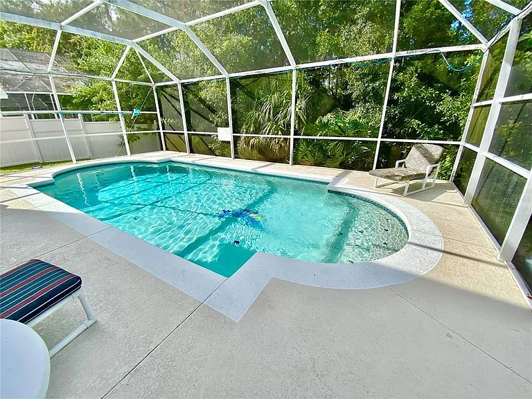 4762 Windwood Dr — Photo 1