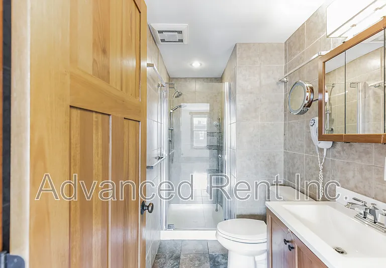 2802 E Fairmount Ave — Photo 19